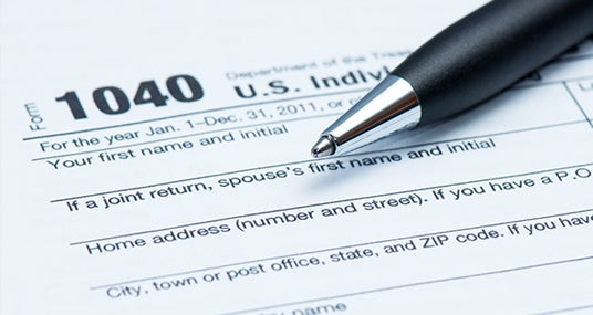 Form 1040 © ejkrouse - Fotolia.com