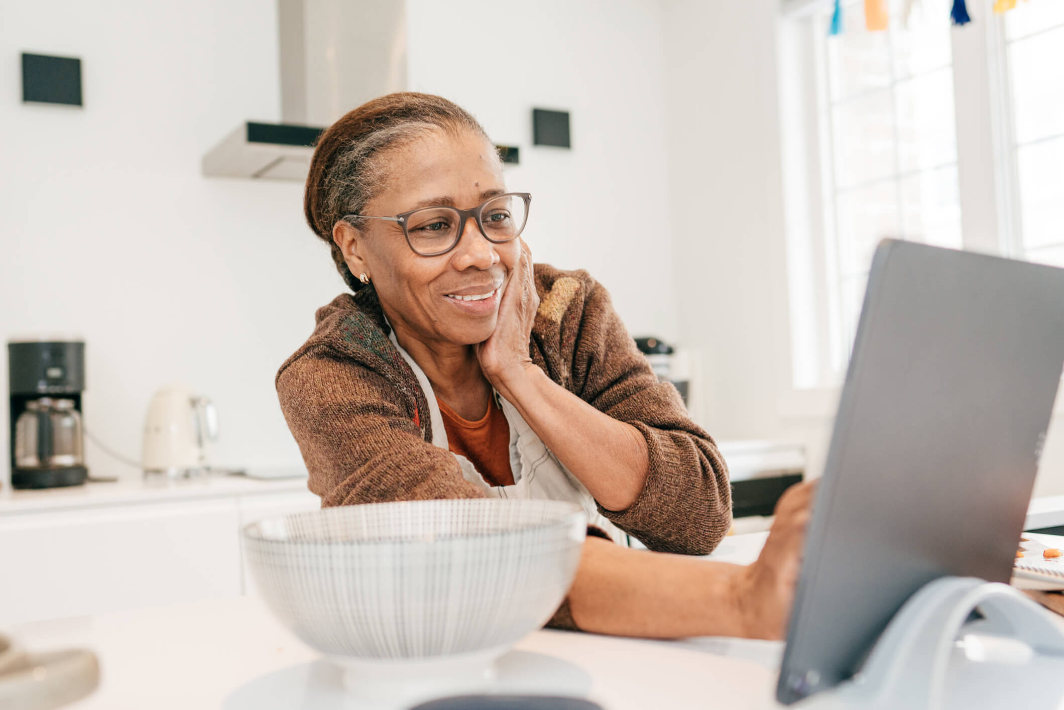 Consumer shopping online