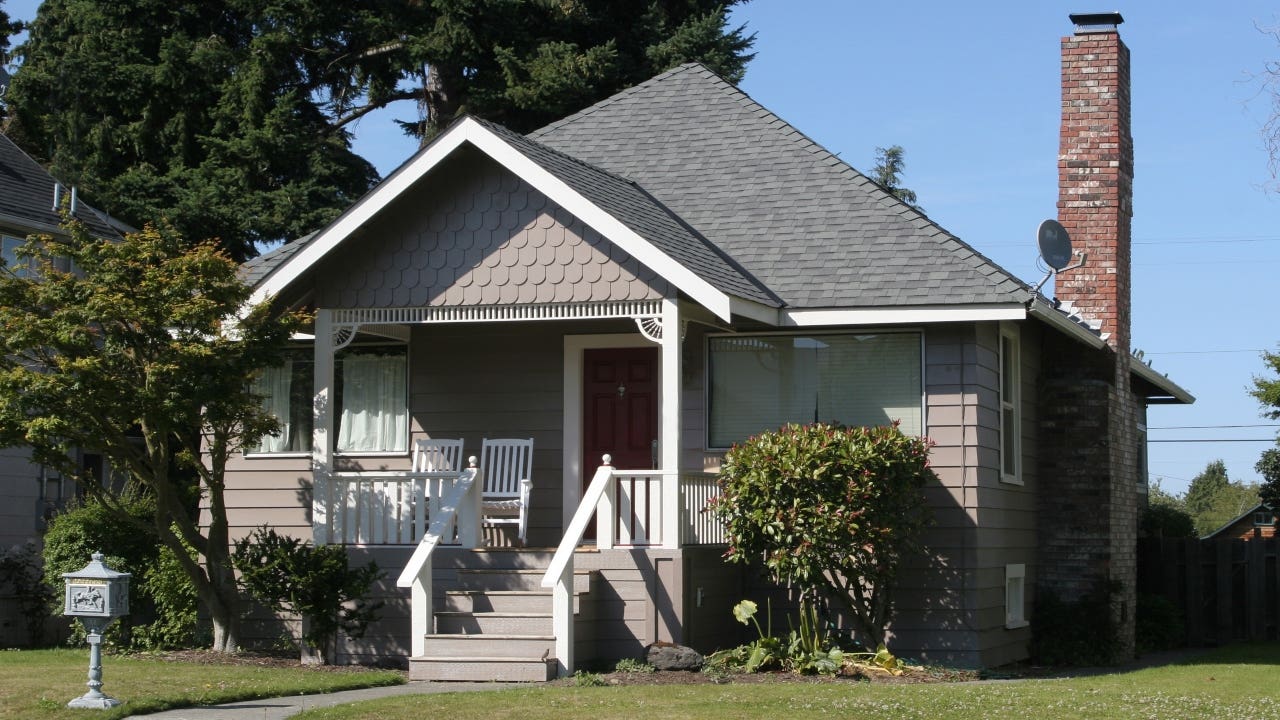 A small 1950s-style home