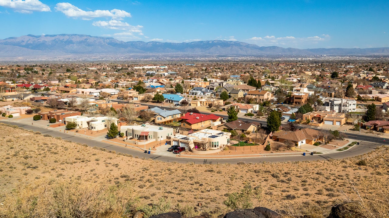 view of homes in an Albuquerque, New Mexico metro area neighborhood