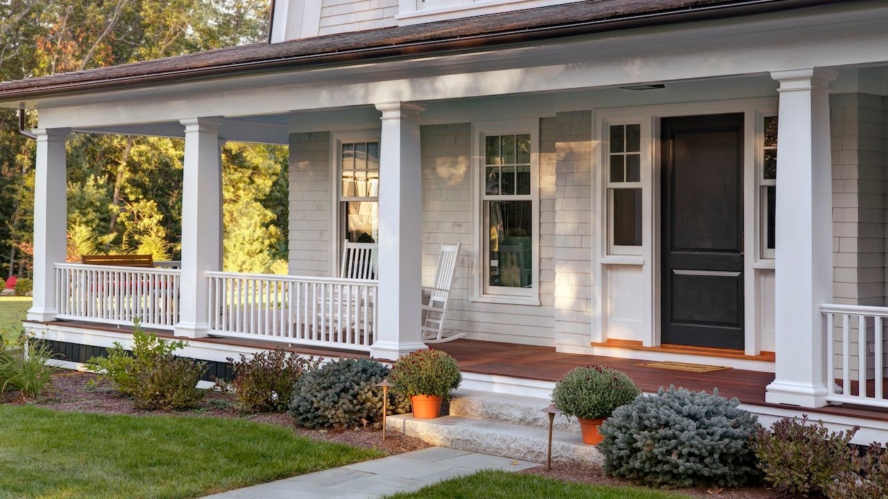 southern home with large front porch
