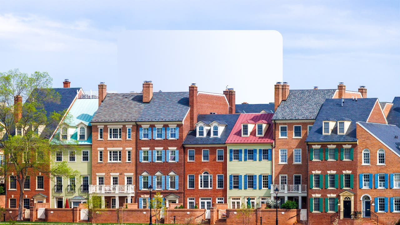 row of townhouses in virginia