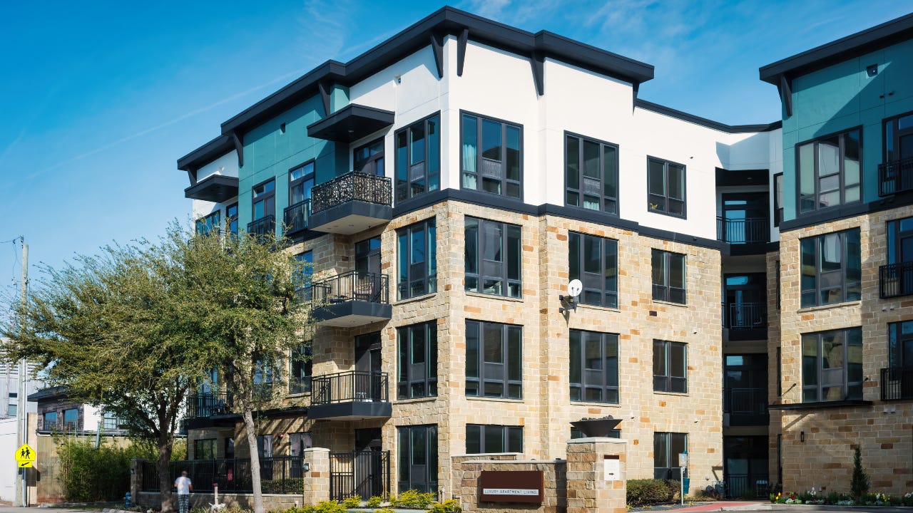 An image of an apartment complex