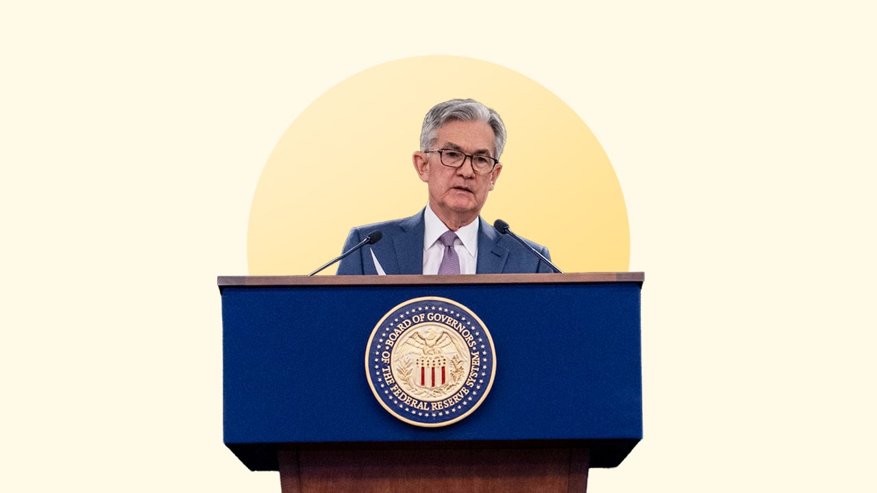 Image of Jerome Powell speaking from the Federal Reserve podium.