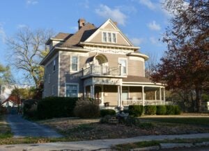 victorian home in Carthage, Missouri