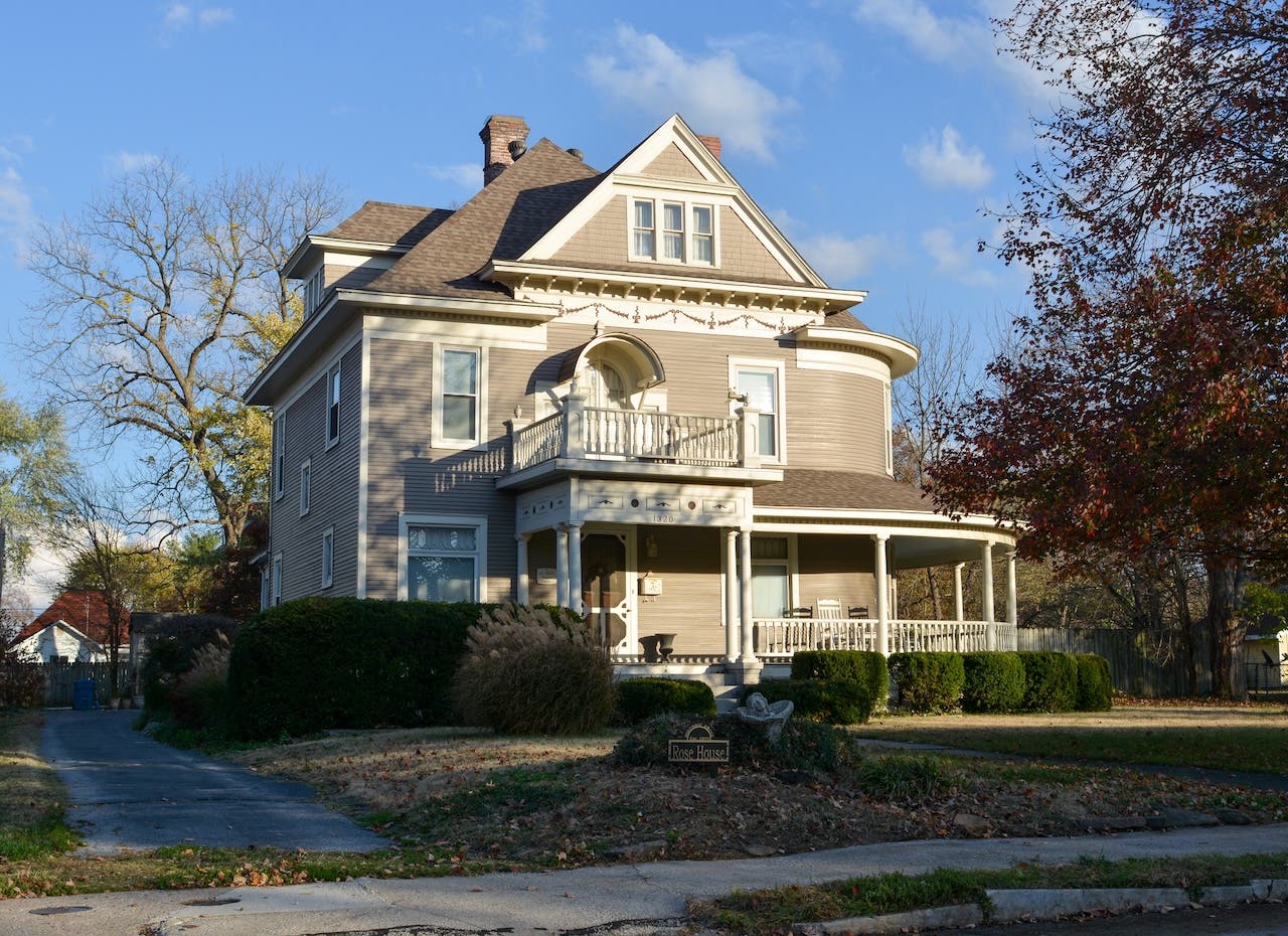 victorian home in Carthage, Missouri